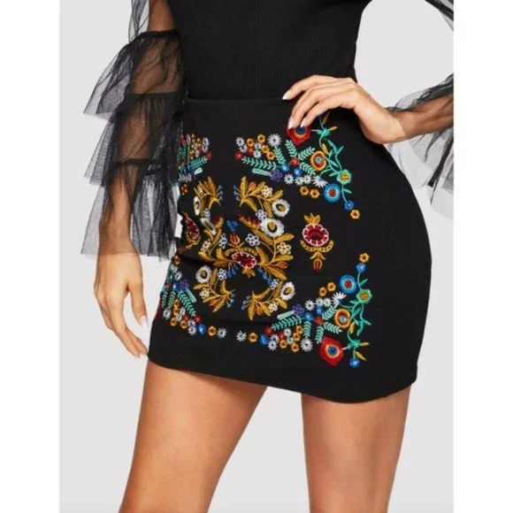 Boho Embroidered High-Rise Mini Skirt - Picture 3 of 6